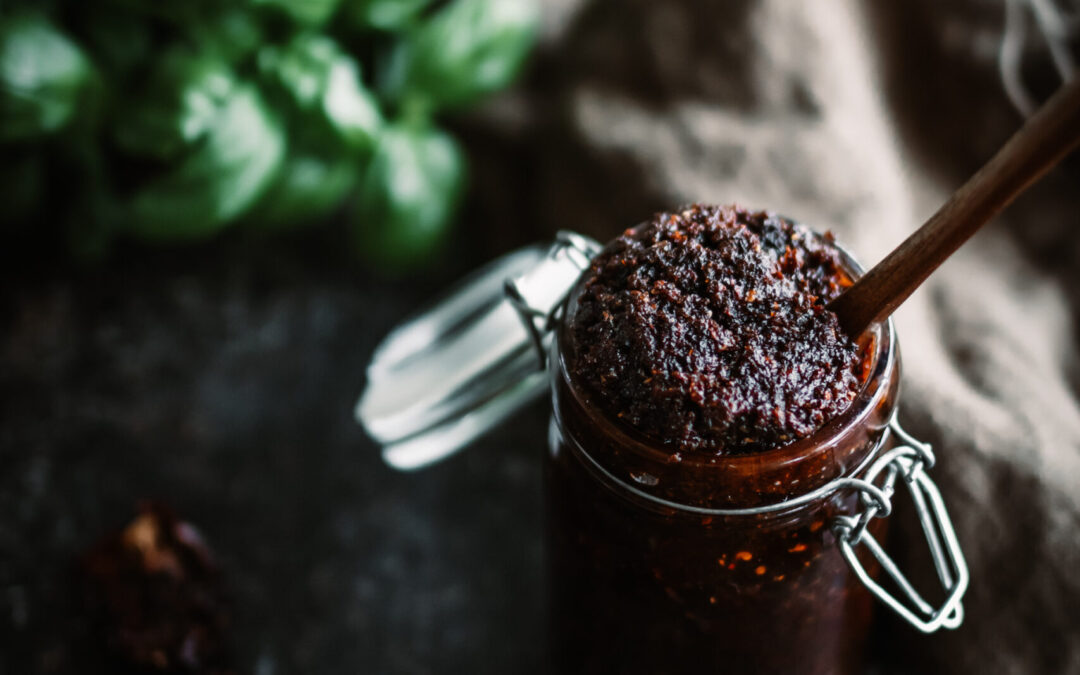 Växtbaserad pesto med soltorkade tomater