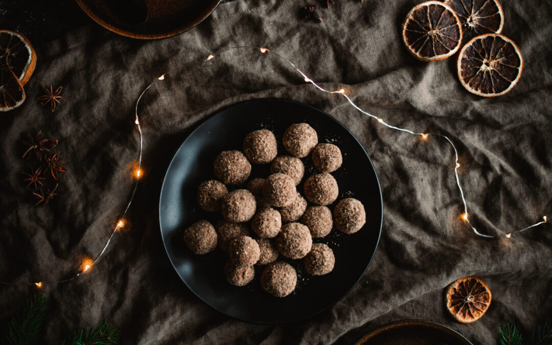 Pepparkaksbollar sötade med torkade fikon